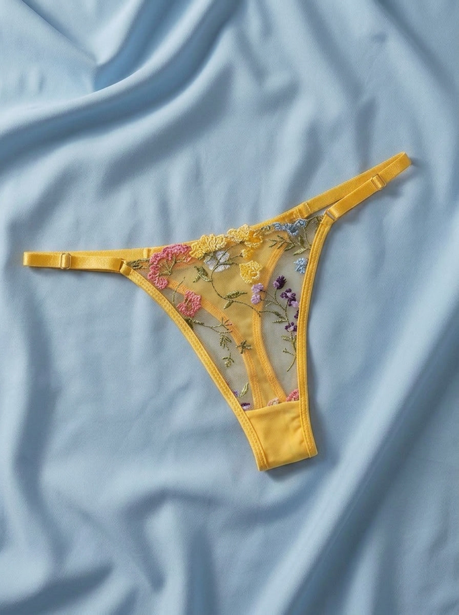 Mademoiselle Macaron – G-String (Lemon Chiffon)